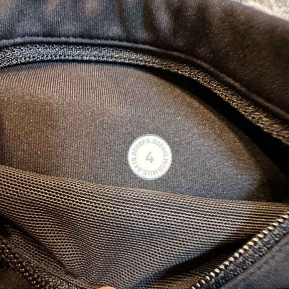 Lululemon leggings size 4 - Picture 2 of 6